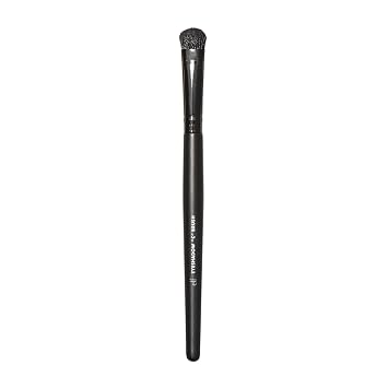 e.l.f. - Brocha curva para sombra de ojos para mezclar y difundir, ayuda a crear el ojo ahumado perfecto, vegano y libre de crueldad