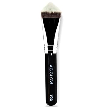 Cepillo de base triangular 103 – Cepillo Kabuki de precisión con parte superior plana para líquidos, crema y polvo, perfecto para nariz, debajo de los ojos y contornos, cerdas suaves y densas