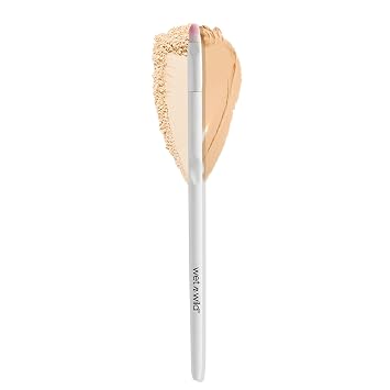 wet n wild - Brocha para sombra de ojos, aplicación y mezclado de precisión, con fibras sintéticas suaves y mango ergonómico para un control cómodo