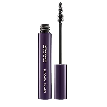 Kevyn Aucoin Máscara Indecente, Negra: pincel fino en forma de cono. Fórmula cremosa para el estado de las pestañas. Aspecto dramático y natural. Larga duración. Sin grumos ni escamas. Maquillador