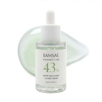BAMSAE Matricaria Suero calmante – Suero facial calmante e hidratante para pieles sensibles – Ayuda a reconfortar y refrescar la piel – Cuidado de la piel coreano limpio – 43% agua de flores