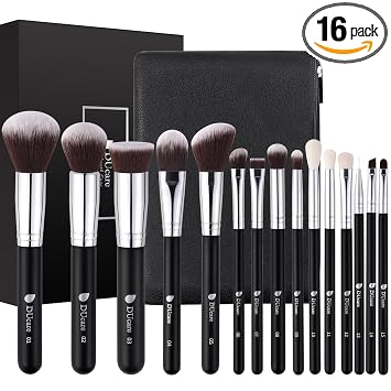 DUcare Cepillos de maquillaje con bolsa, juego de 15 cepillos de maquillaje navideño, cepillos Kabuki para base, mezcla, rubor, delineador, sombra, cejas y corrector para viajes