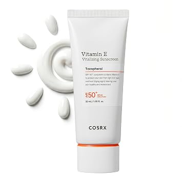 COSRX Protector solar facial con vitamina E revitalizante SPF 50, 50 ml, hidratante con SPF, ligero para usar bajo el maquillaje, artículos esenciales para viajes de verano, cuidado de la piel coreano