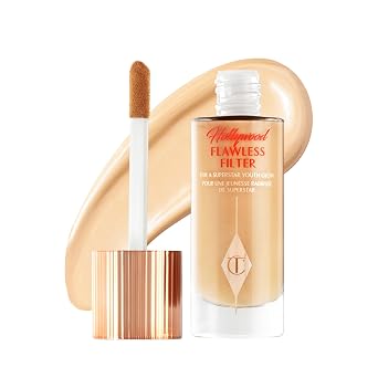 Charlotte Tilbury Hollywood Flawless - Filtro multiusos para maquillaje, potenciador de la tez y resaltador líquido iluminador con cobertura ligera - Suaviza y difumina la piel