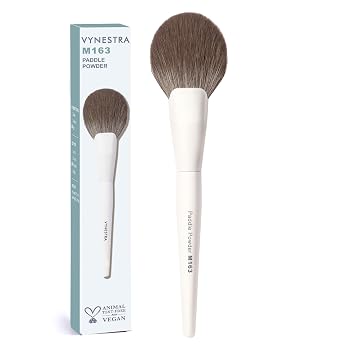 M163 - Brocha para polvo de paleta, cepillo de maquillaje sintético en forma de abanico, color blanco
