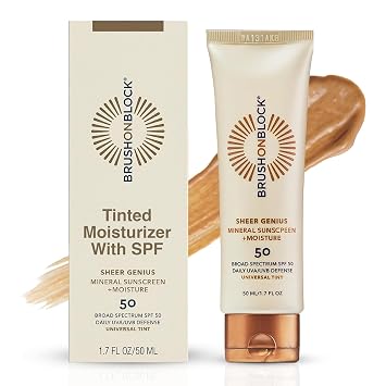 Brush On Block Protector solar mineral tintado SPF 50 | Hidratante facial teñido con protector solar de amplio espectro | Ácido hialurónico hidratante, protección de óxido de zinc, 1.7 onzas, PA ++++, fabricado en Estados Unidos