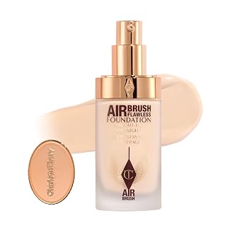 Charlotte Tilbury - Base Líquida Airbrush Flawless de Acabado Mate - Maquillaje Líquido de Cobertura Total con Acabado Natural-Mate - Suaviza y Difumina los Poros - Resistente al Agua y a la