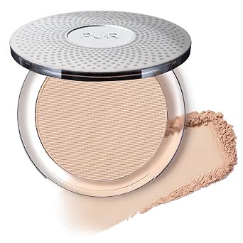 Base de maquillaje mineral prensada 4 en 1 PÜR con SPF 15