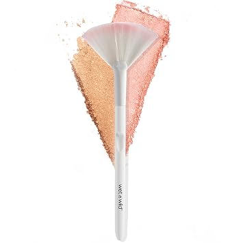 wet n wild - Brocha de ventilador, fibras sintéticas Polymax para mezcla versátil, mango ergonómico para un control cómodo