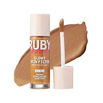 Ruby Kisses Glowy Skin Filter Foundation – Imprimación todo en 1, tinte y resaltador de piel, cobertura de luz hidratante con escualano, acabado húmedo natural, brillo luminoso y radiante (bronceado dorado)