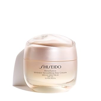 Shiseido Benefiance Wrinkle Smoothing Day Cream - Broad-Spectrum SPF Anti-Aging Moisturizer - Visibly Corrects Wrinkles & Intensely Hydrates - Non-Comedogenic