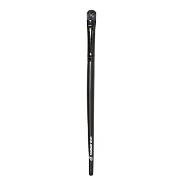 e.l.f. Brocha correctora, brocha de maquillaje plana para ocultar imperfecciones, vegano y libre de crueldad animal