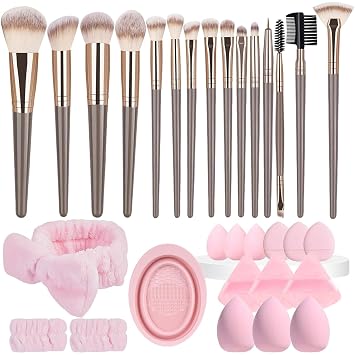 Juego de 31 brochas de maquillaje con esponjas de maquillaje y soplos de polvo triangulares, base sintética de primera calidad, brochas de sombra de ojos con diadema de spa, pulseras y cuenco de limpieza de cepillo
