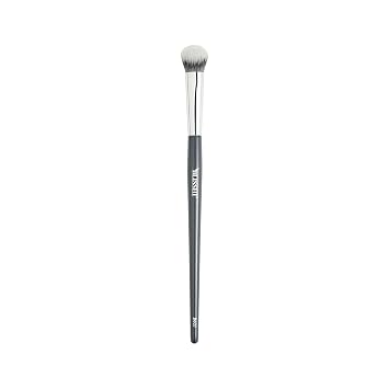 Beauty B607 - Brocha corrector – Angie Hot & Flashy «Kitten Paw» Cepillo facial viral – Corrector debajo de los ojos y pincel de contorno – Maquillaje de mezcla impecable